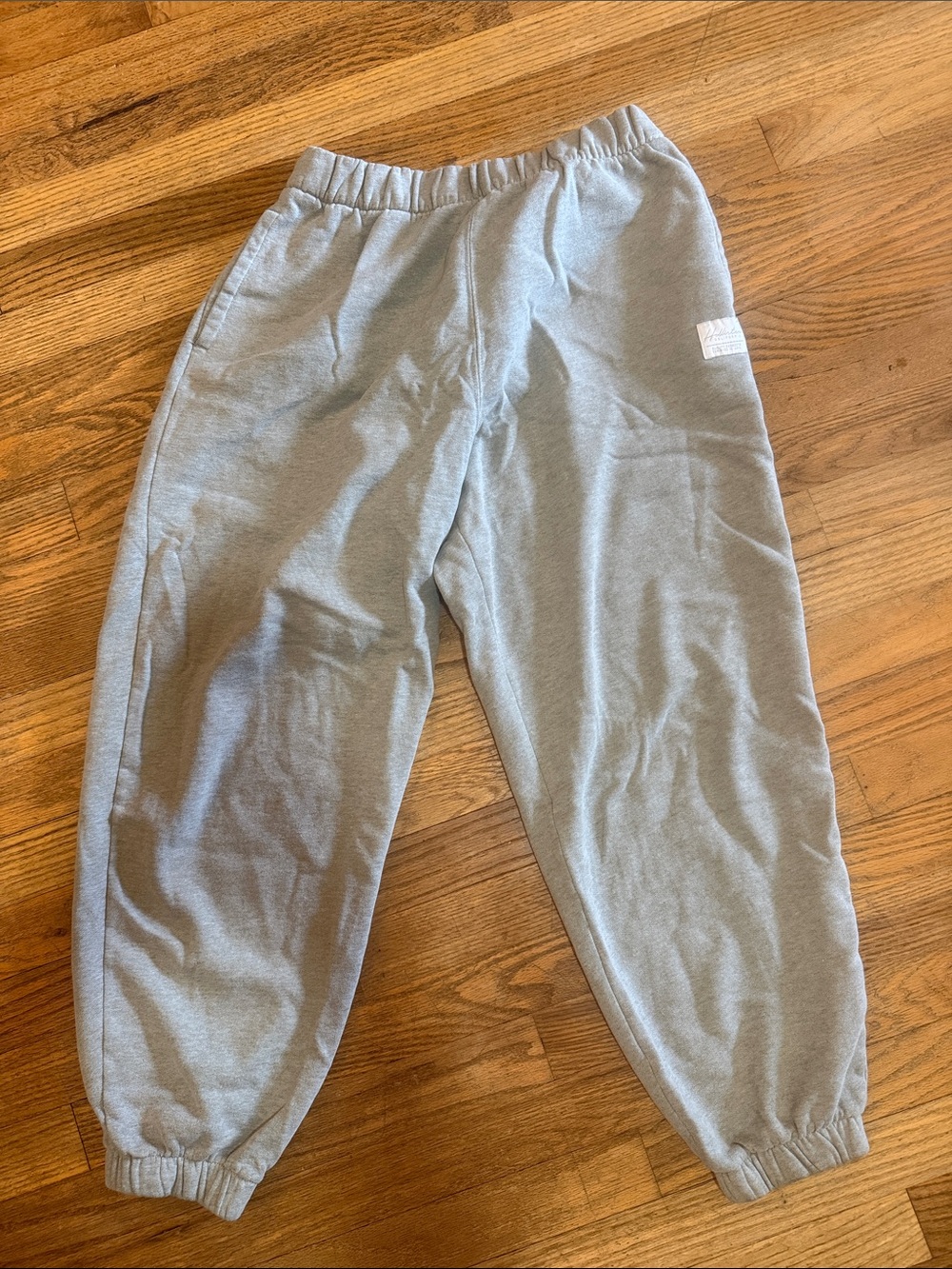 HOLLISTER Juniors Grey Sweatpants - Comfortable Elastic Waist & Cuffs